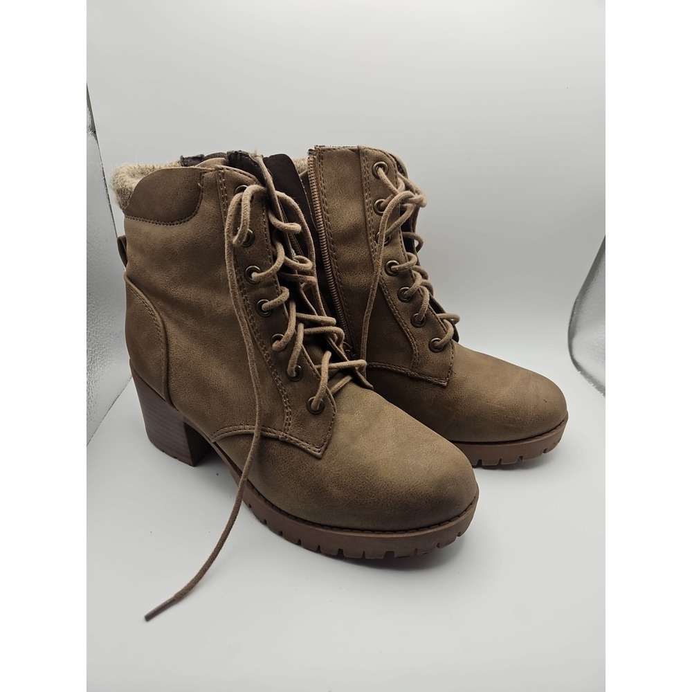 Soda Chunky Heel Lace Up Work Boot, Size 7 Tan